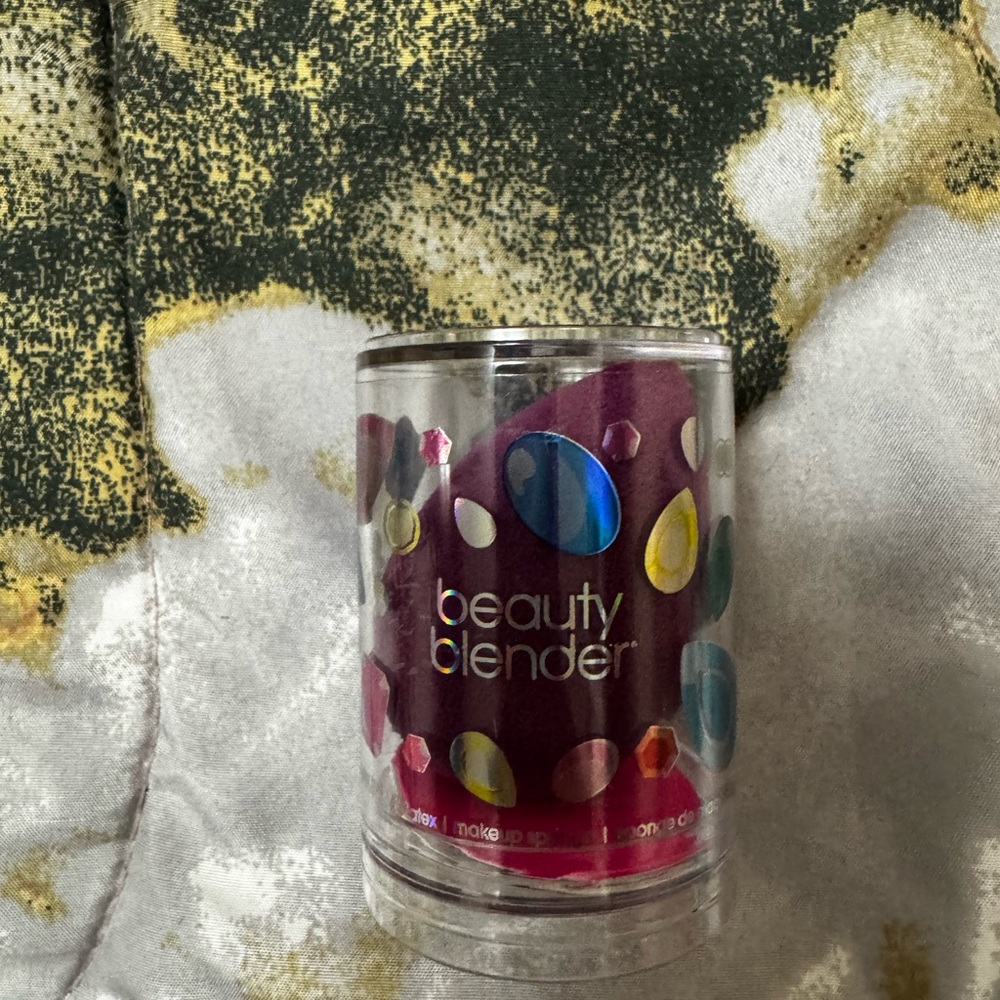 Beautyblender® Makeup Sponge - Purple